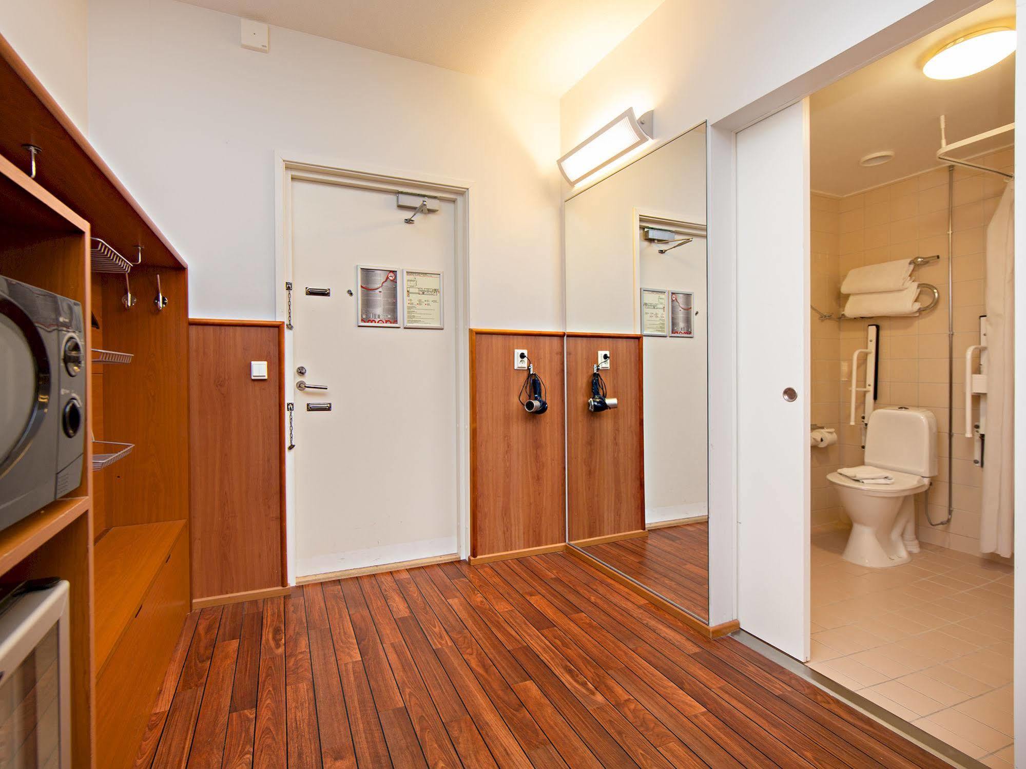Omena Humalistonkatu Hotel 3*