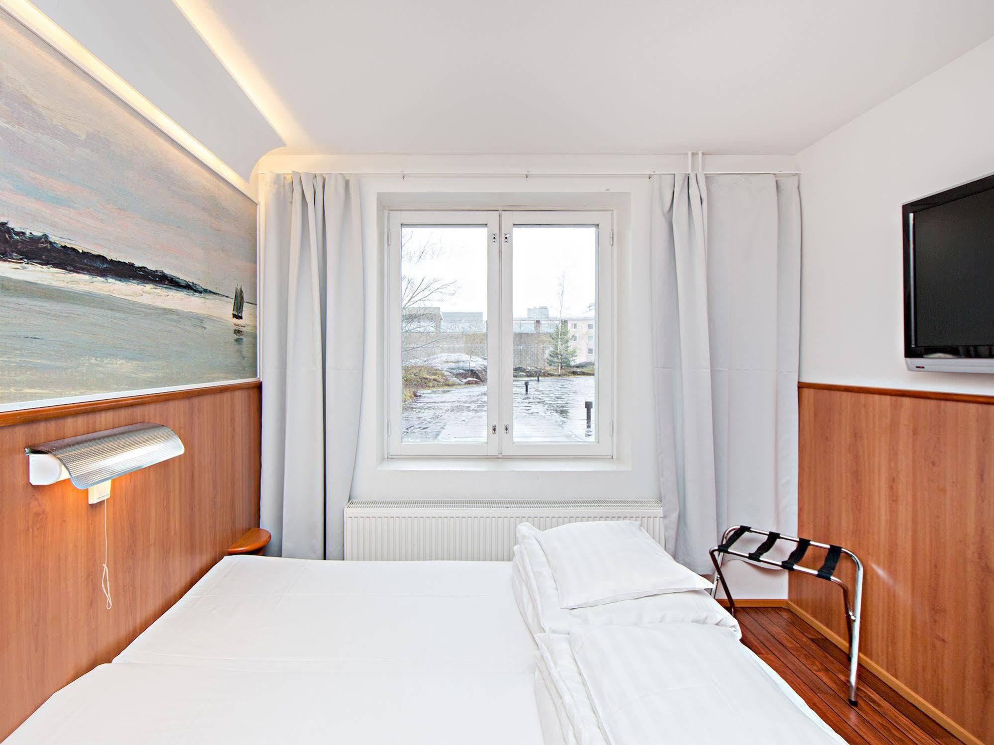 Omena Humalistonkatu Hotel 3*